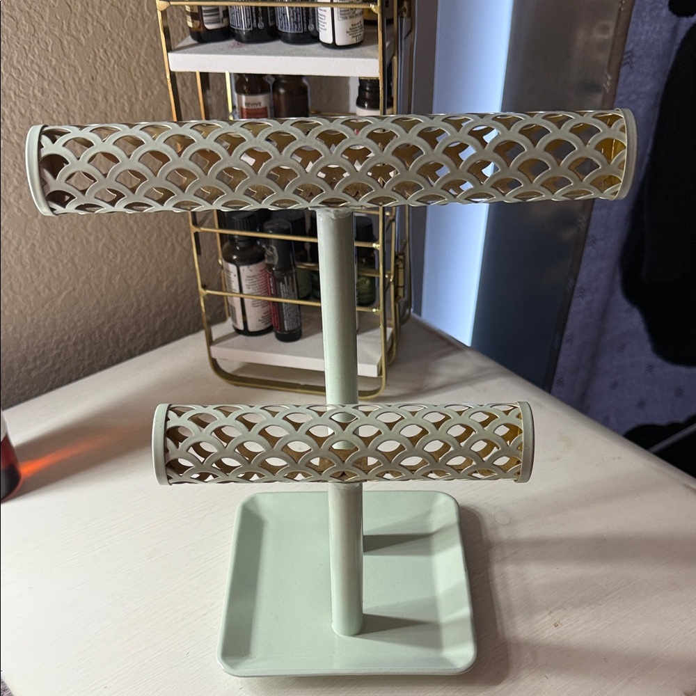 Elegant Light Green Jewelry Stand